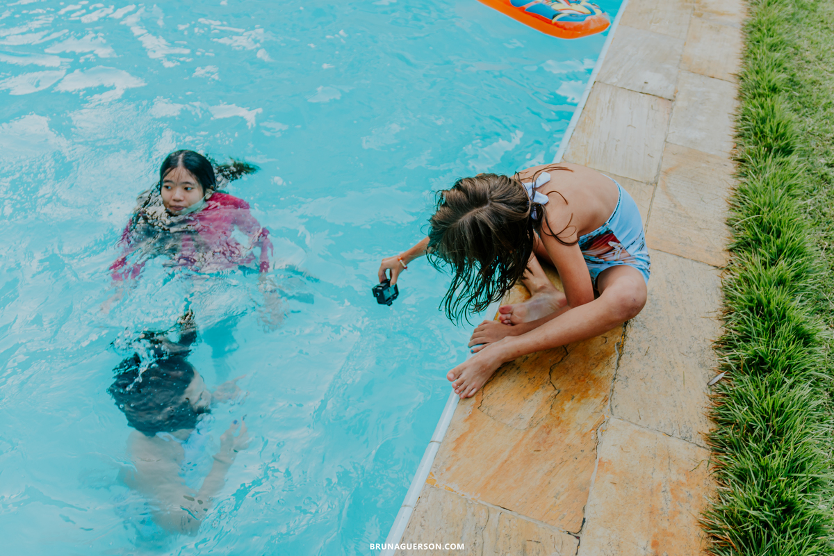 festa infantil rio de janeiro rj bruna guerson fotografa sereia criança piscina gopro