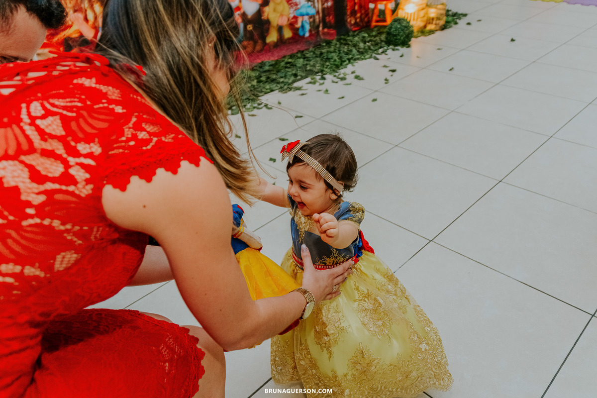 fotografia festa infantil rj 1 ano Mariah branca de neve fotografa rio de janeiro