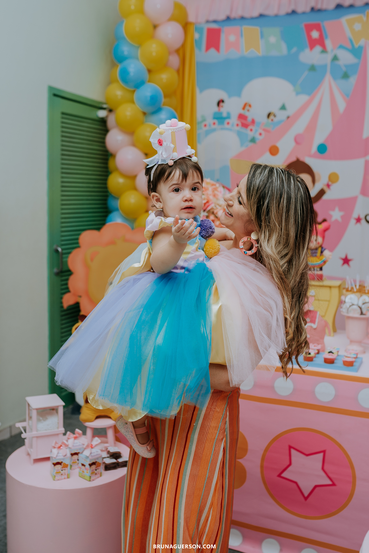 fotografia festa infantil Rio de Janeiro fotógrafa rj 1 ano circo rosa 