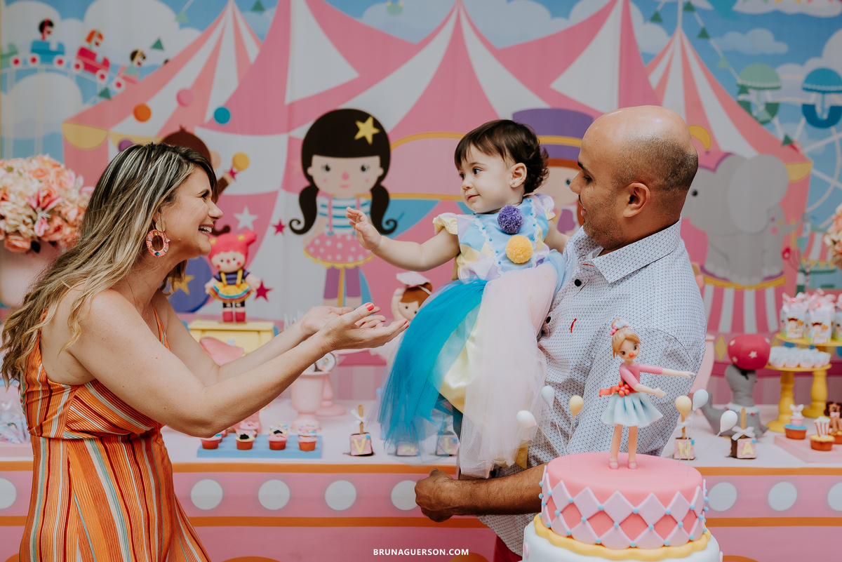 fotografia festa infantil Rio de Janeiro fotógrafa rj 1 ano circo rosa 