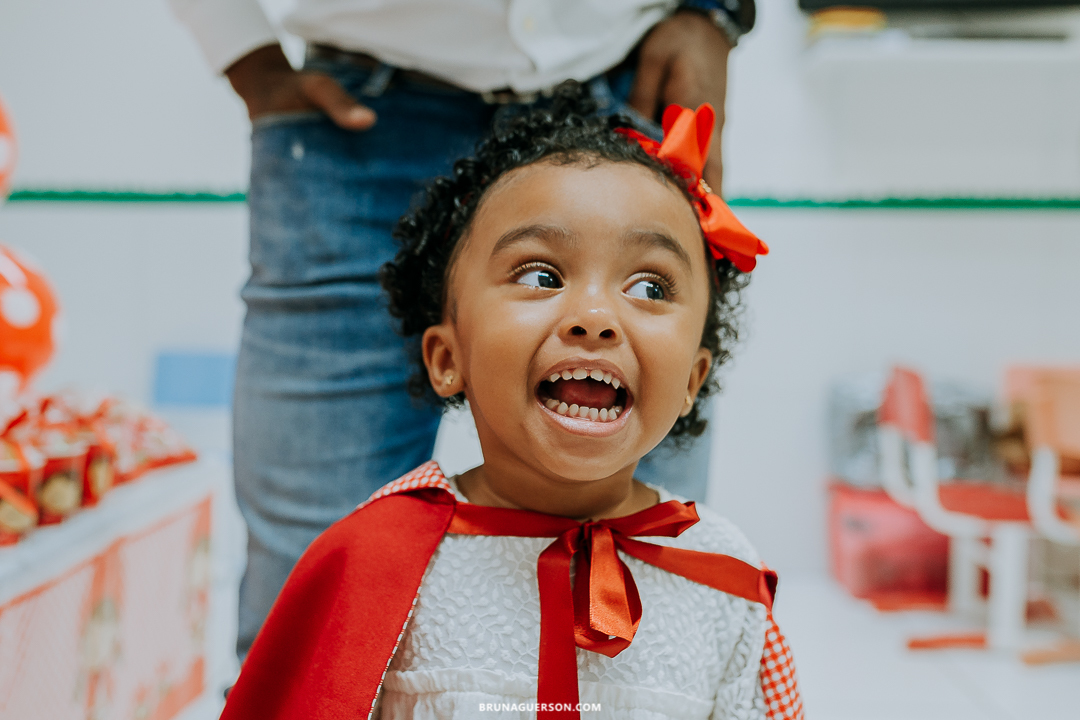 fotógrafa rj festa infantil fotografaria rio de janeiro Ilha do Governador festa na creche chapéuzininho vermelho 