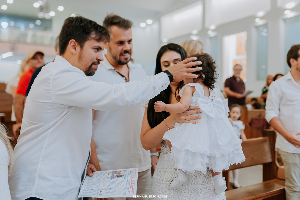 fotografia batizado batismo rio de janeiro paroquia santa rosa de lima barra da tijuca rj 