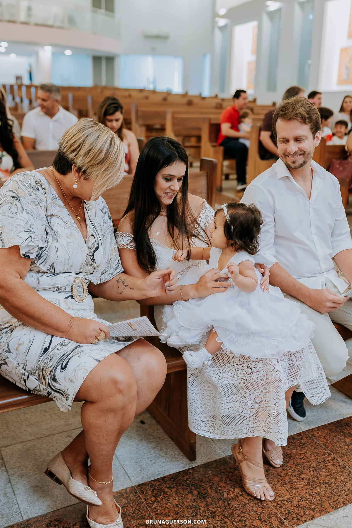 fotografia batizado batismo rio de janeiro paroquia santa rosa de lima barra da tijuca rj 