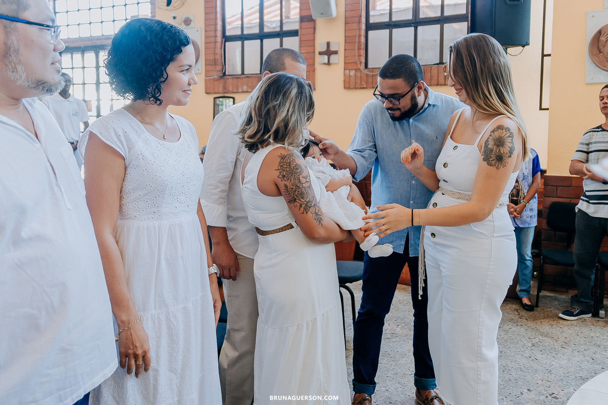 fotografa rj fotografia de batizado ilha do governador paroquia nossa senhora aparecida rio de janeiro batismo 