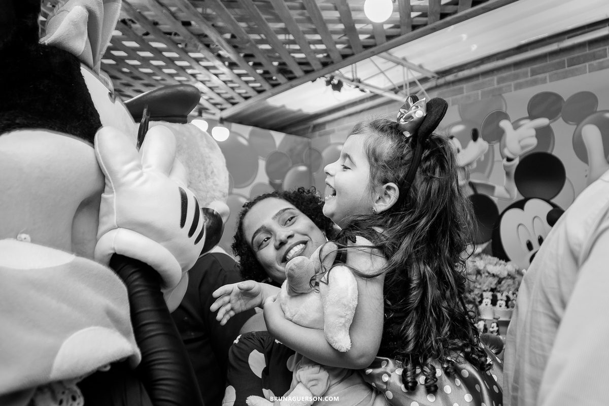 festa infantil rj barra da Tijuca casa de festas espaço aldeia tema da festa casa do mickey mouse fotografa rio de janeiro