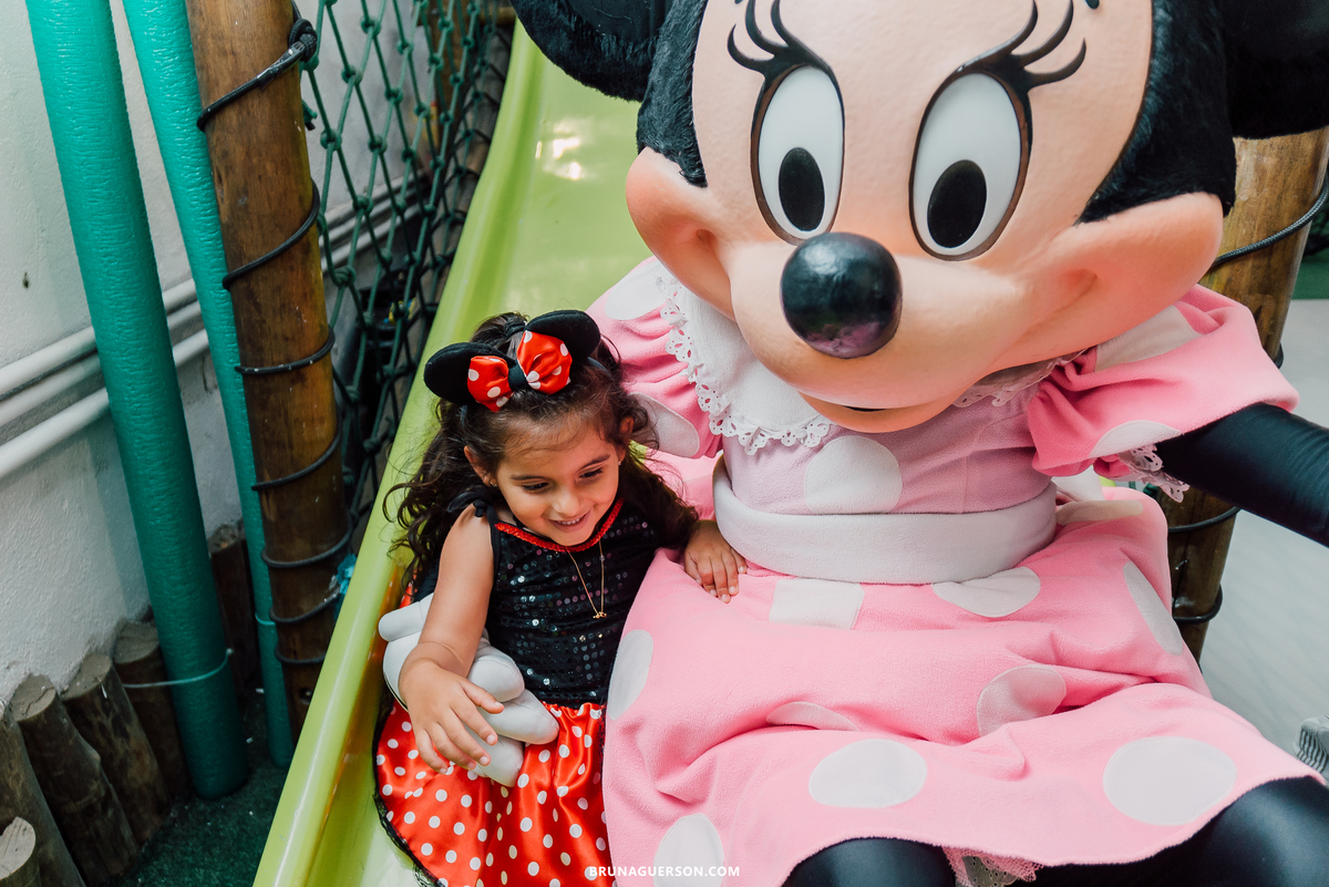 festa infantil rj barra da Tijuca casa de festas espaço aldeia tema da festa casa do mickey mouse fotografa rio de janeiro