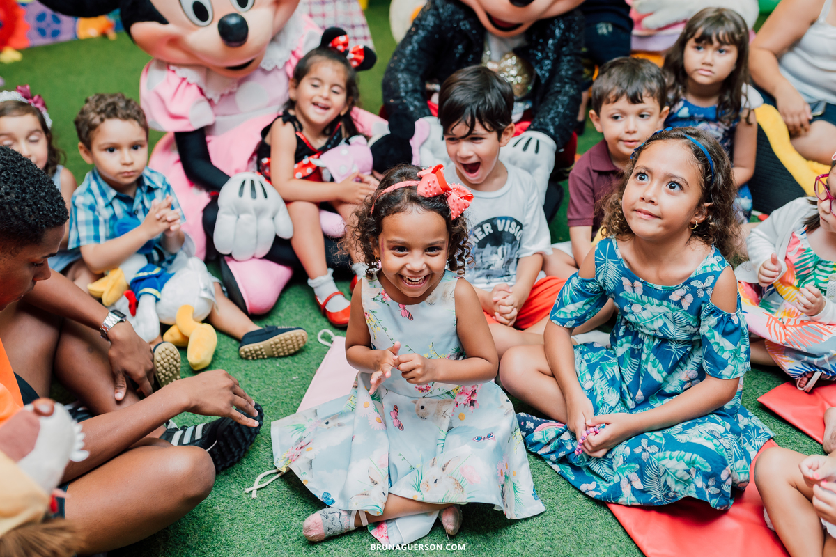 festa infantil rj barra da Tijuca casa de festas espaço aldeia tema da festa casa do mickey mouse fotografa rio de janeiro