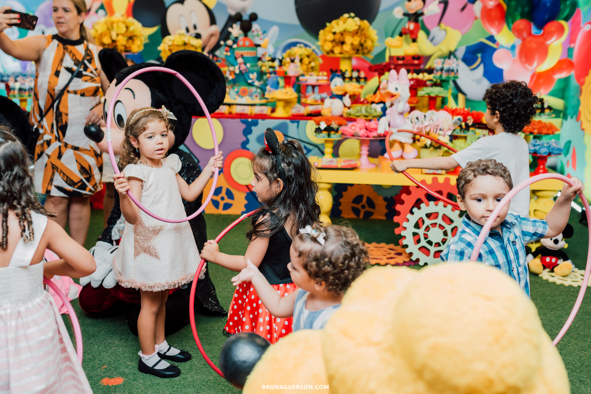festa infantil rj barra da Tijuca casa de festas espaço aldeia tema da festa casa do mickey mouse fotografa rio de janeiro