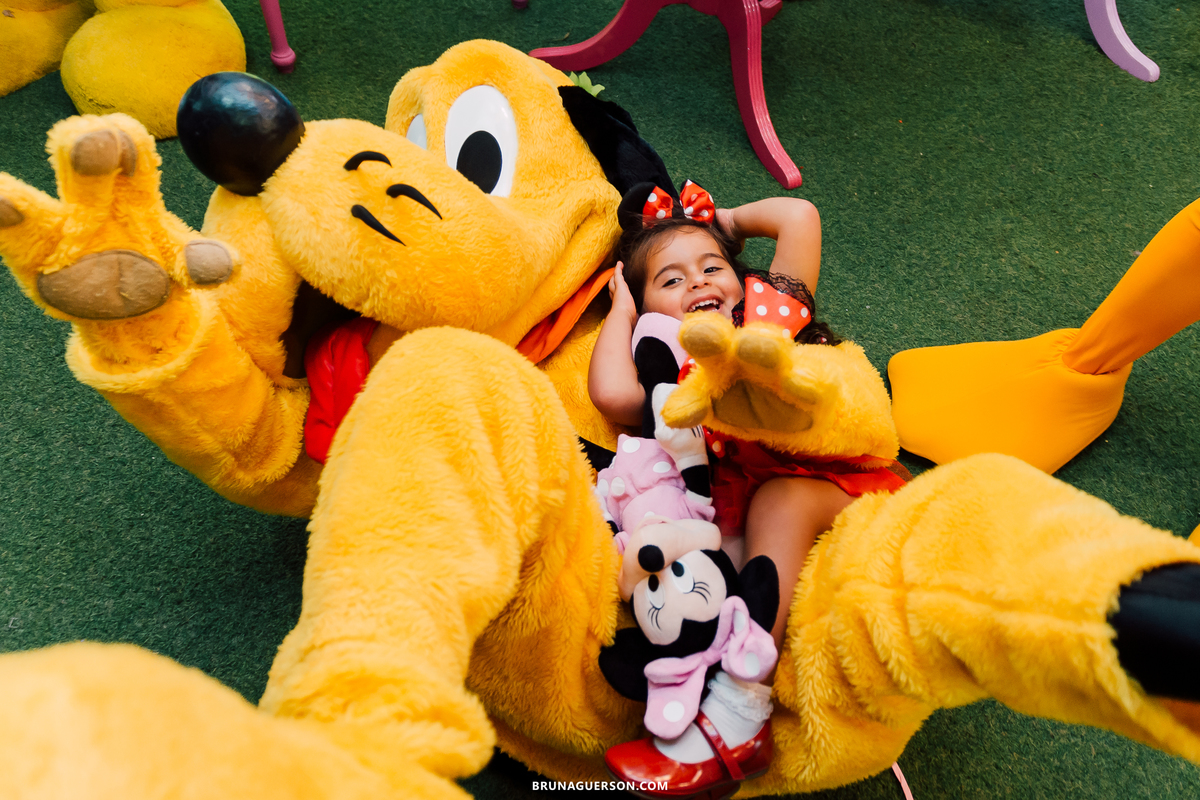 festa infantil rj barra da Tijuca casa de festas espaço aldeia tema da festa casa do mickey mouse fotografa rio de janeiro