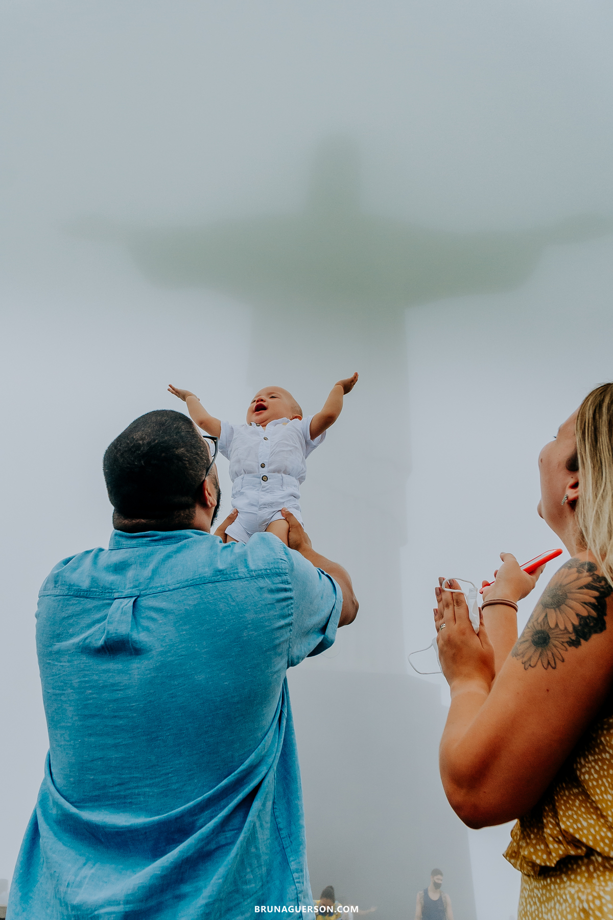 fotografia de batizado Rio de Janeiro rj fotografa de familia Cristo Redentor ponto turístico capela nossa senhora de fatima