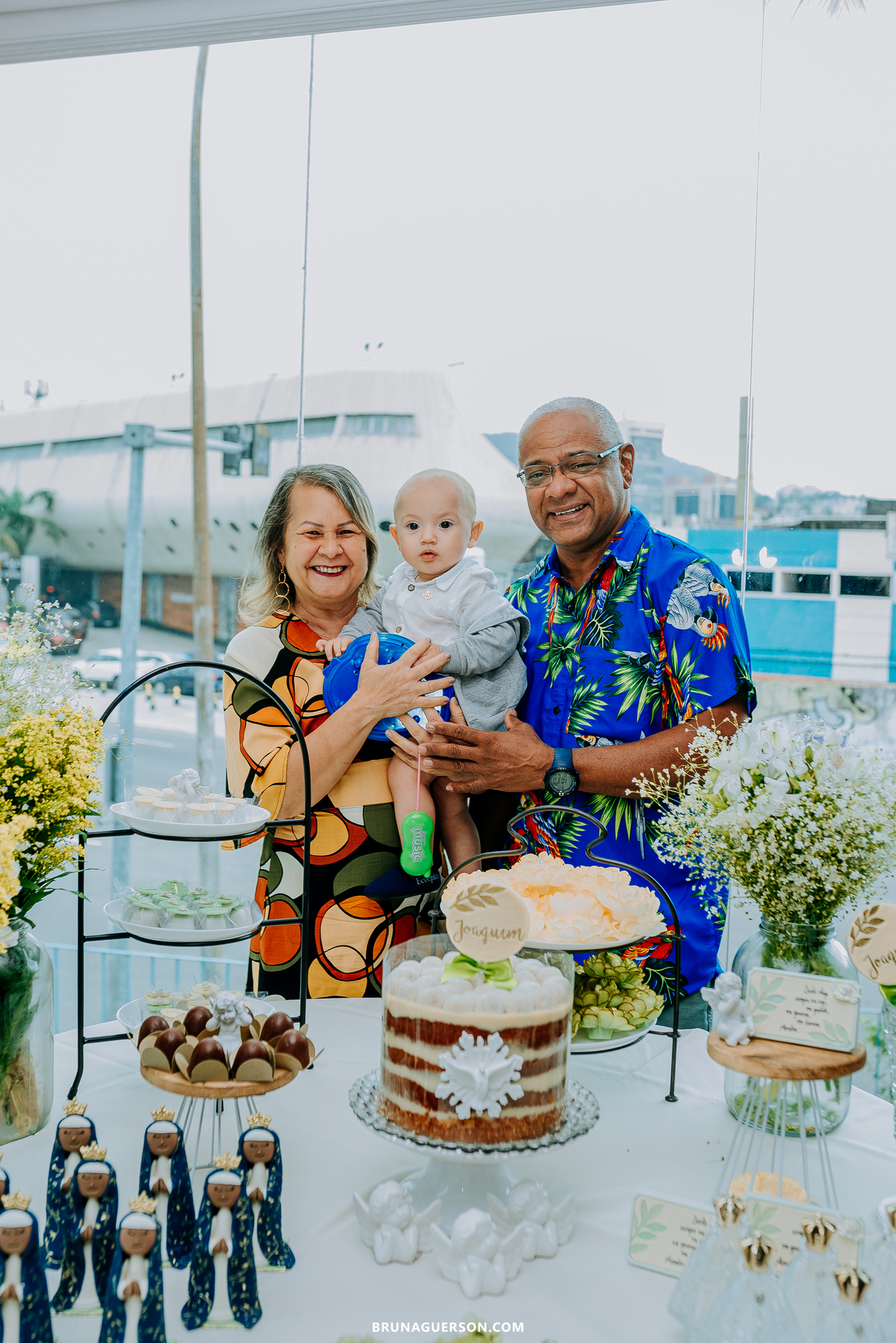 fotografia de batizado Rio de Janeiro rj fotografa de familia Cristo Redentor ponto turístico decoracao batizado de menino