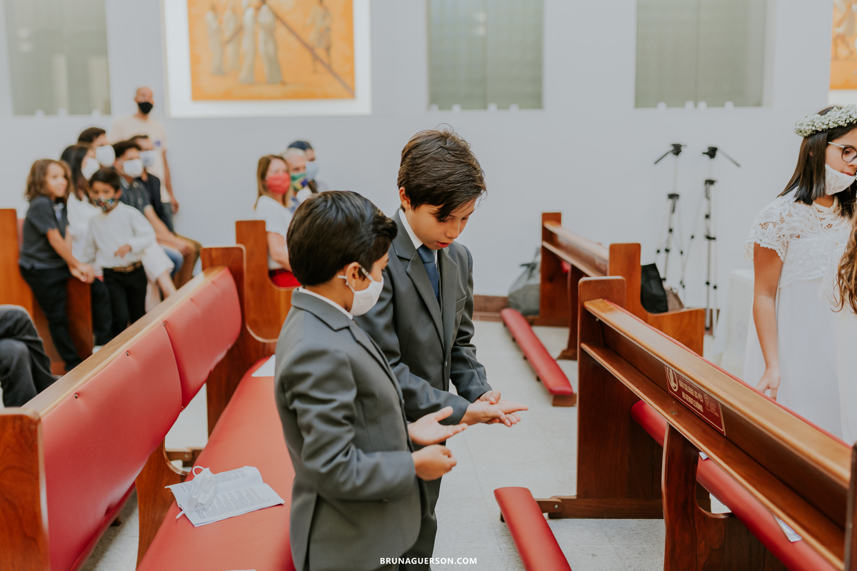 fotografia primeira comunhão eucaristia colégio porto real barra da tijuca paroquia Santa Rosa de lima rj 