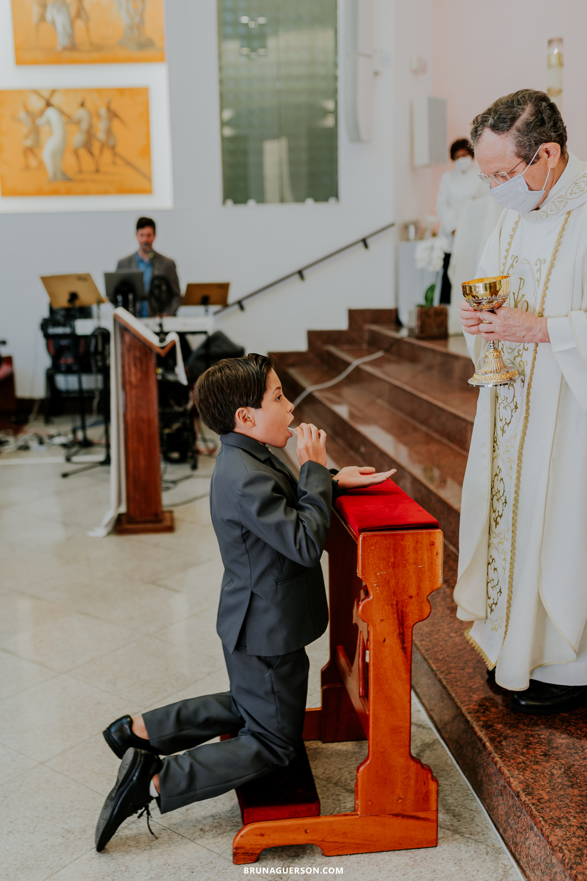 fotografia primeira comunhão eucaristia colégio porto real barra da tijuca paroquia Santa Rosa de lima rj 
