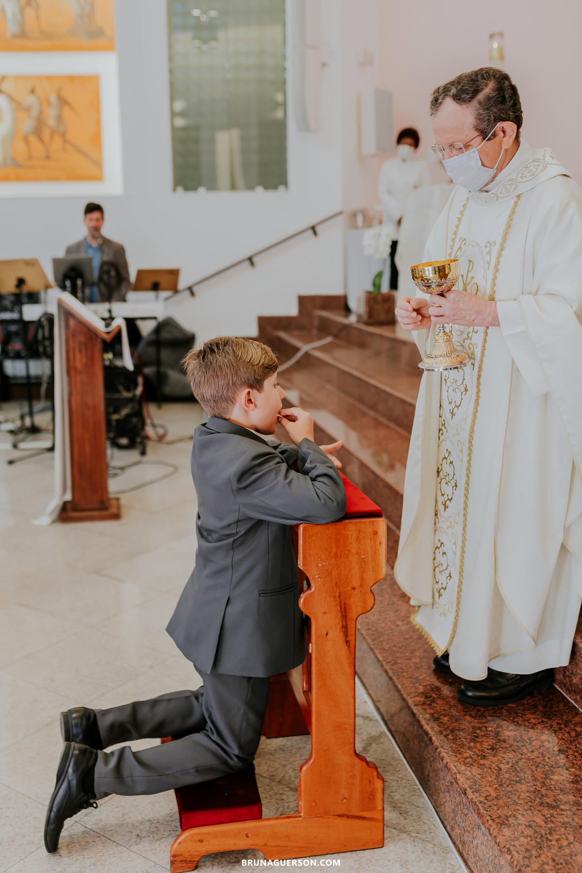 fotografia primeira comunhão eucaristia colégio porto real barra da tijuca paroquia Santa Rosa de lima rj 