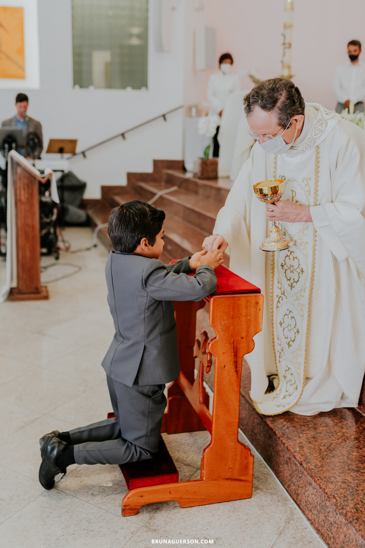 fotografia primeira comunhão eucaristia colégio porto real barra da tijuca paroquia Santa Rosa de lima rj 