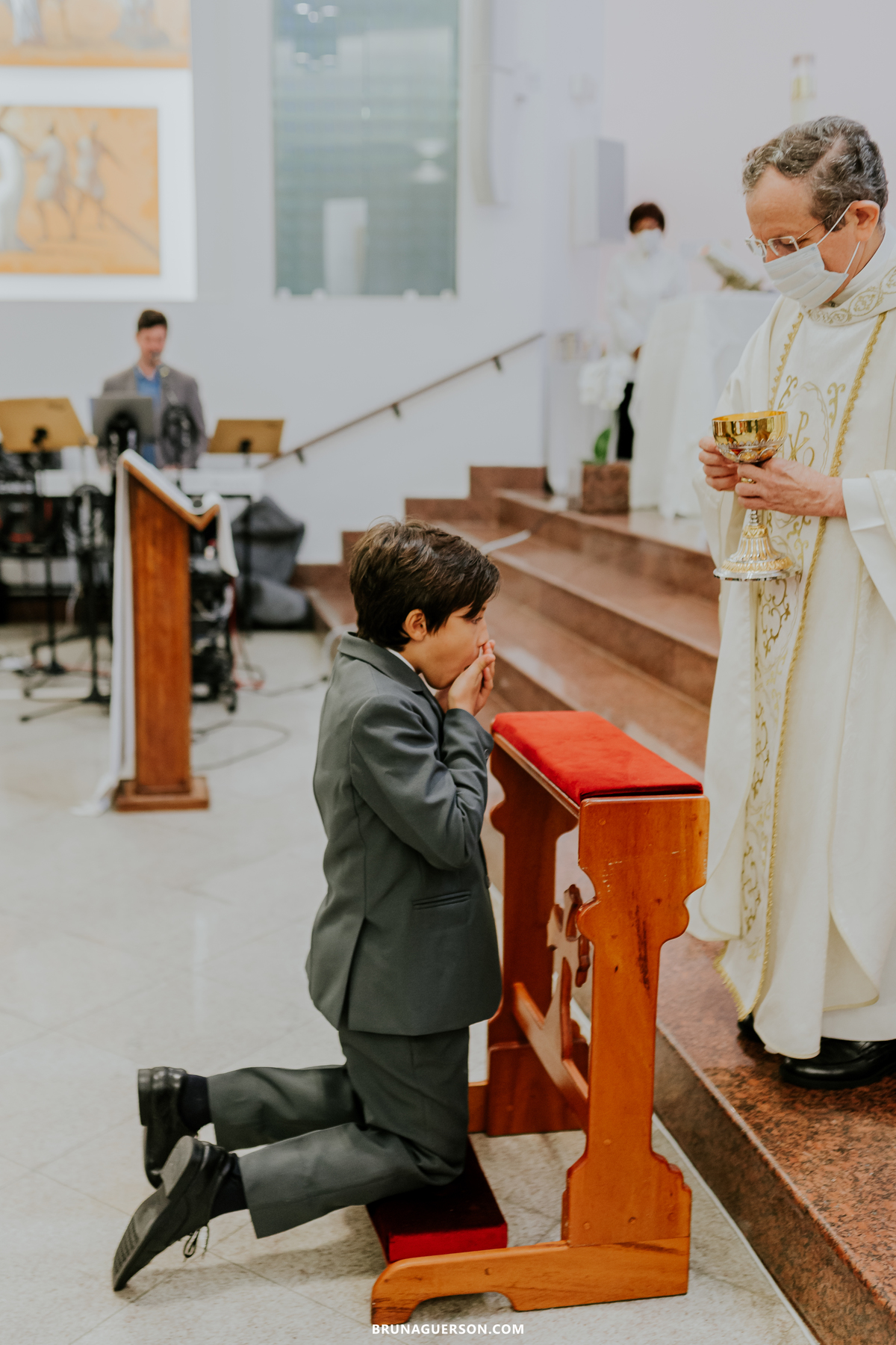 fotografia primeira comunhão eucaristia colégio porto real barra da tijuca paroquia Santa Rosa de lima rj 