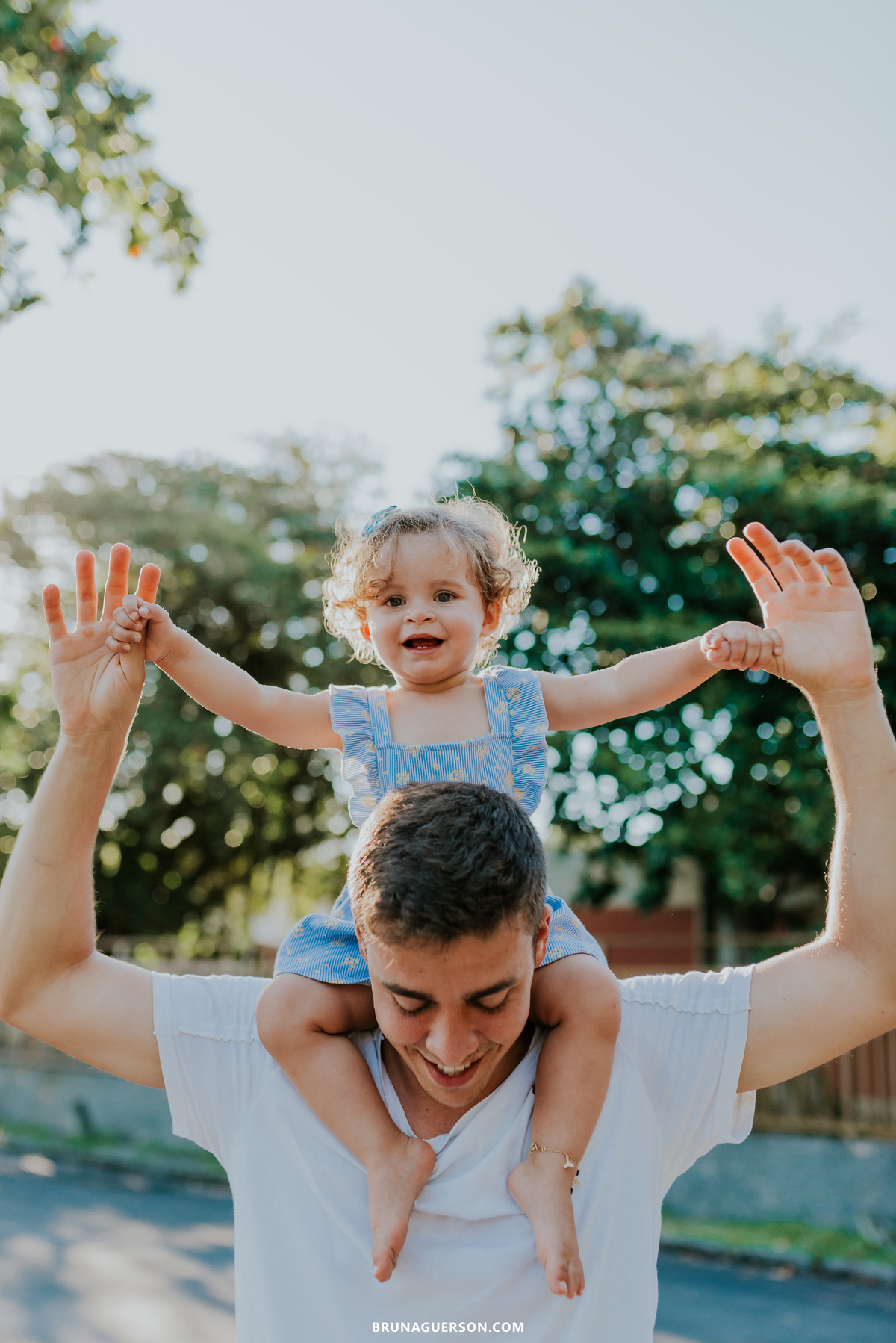 ensaio externo de familia ilha do governador Rio de Janeiro rj fotografa sessão de fotos praia 