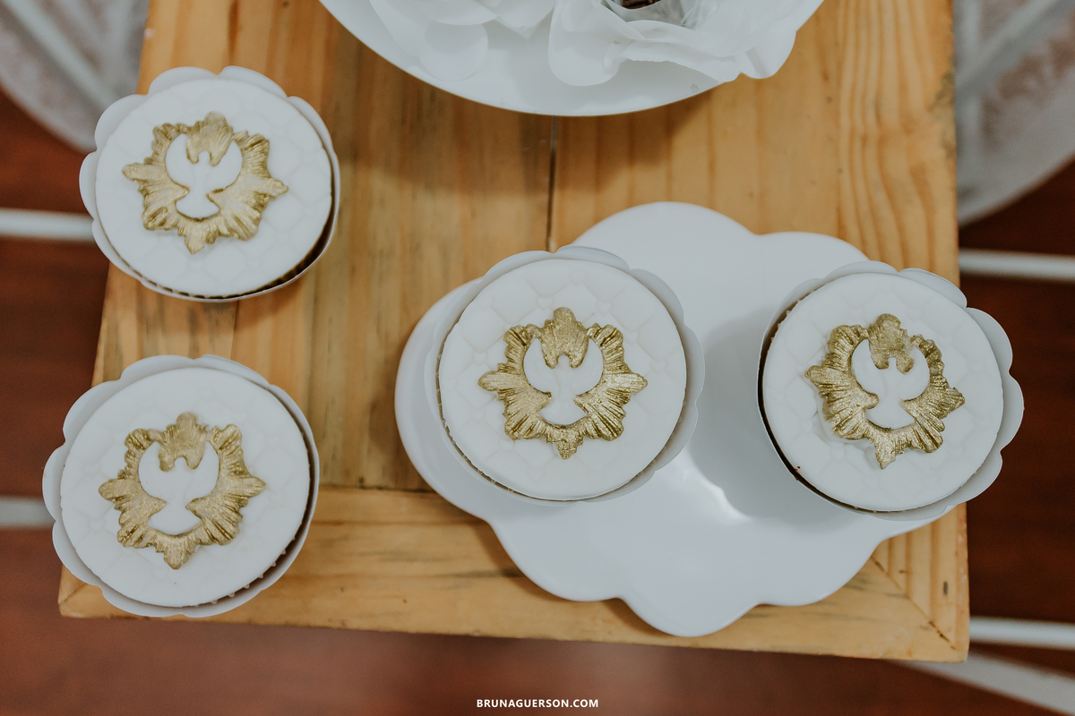 fotografia batizado batismo ilha do governador Rio de Janeiro capela nossa senhora das graças fotografa rj deracao de menina