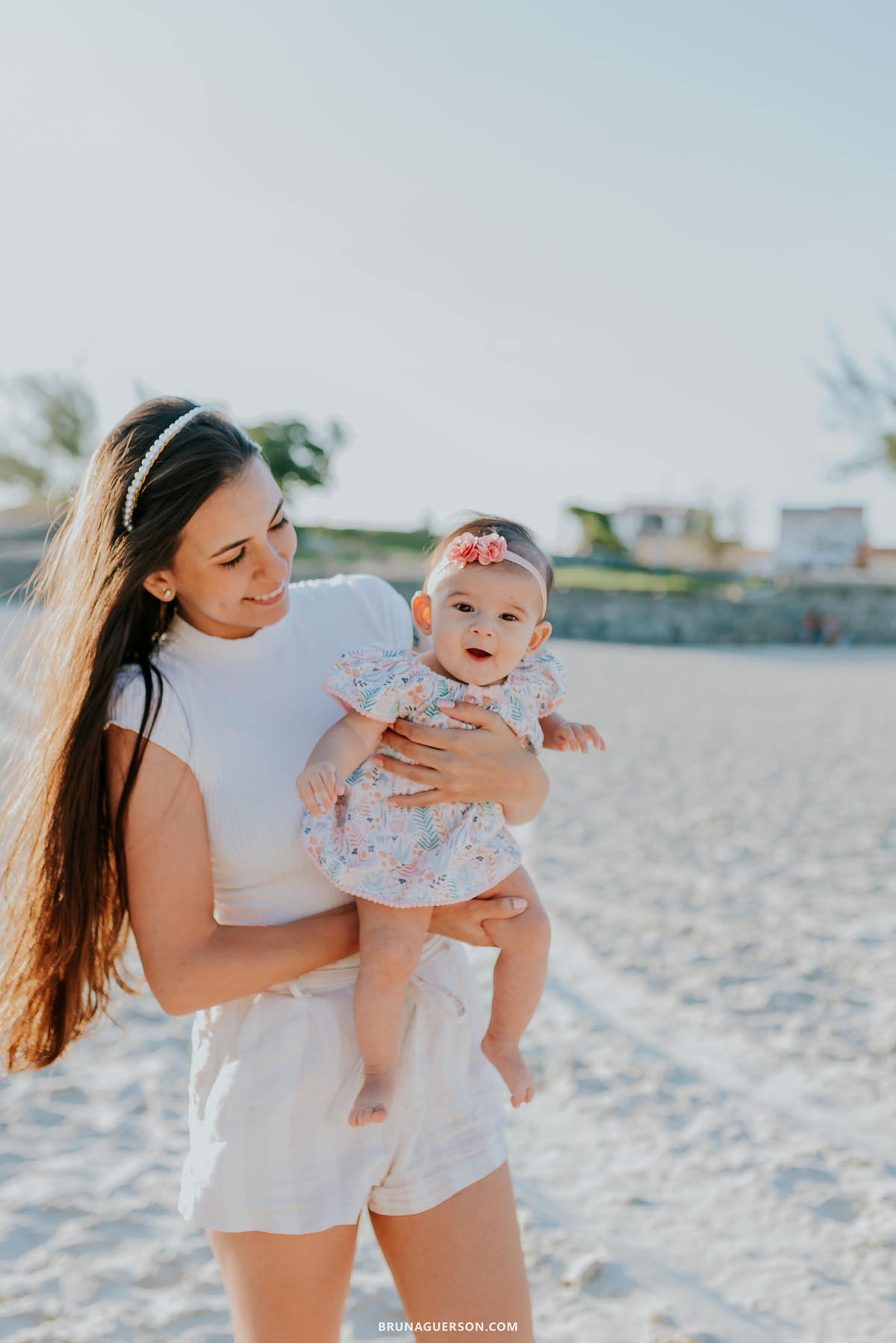 fotografia Rio de Janeiro ensaio externo sessão de família praia rj fotografa 5 meses menina 