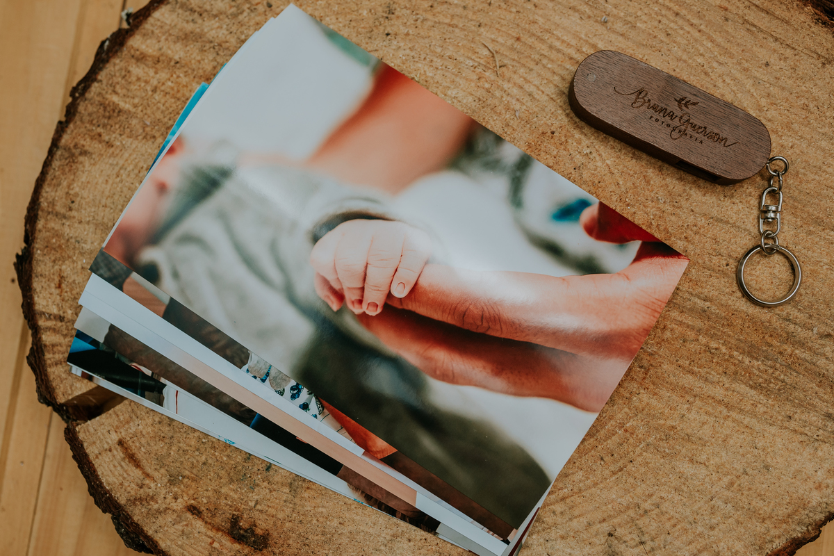 fotografia nascimento parto perinatal barra da Tijuca Rio de Janeiro fotografa familia entrega pen drive foto revelada