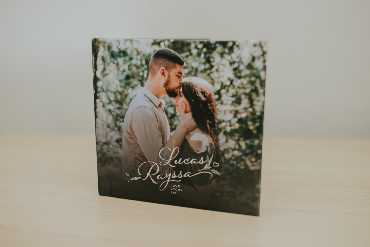 ensaio de casal Rio de Janeiro externo parque lage fotografia rj ao ar livre natureza  album fotográfico diagramado foto impressa