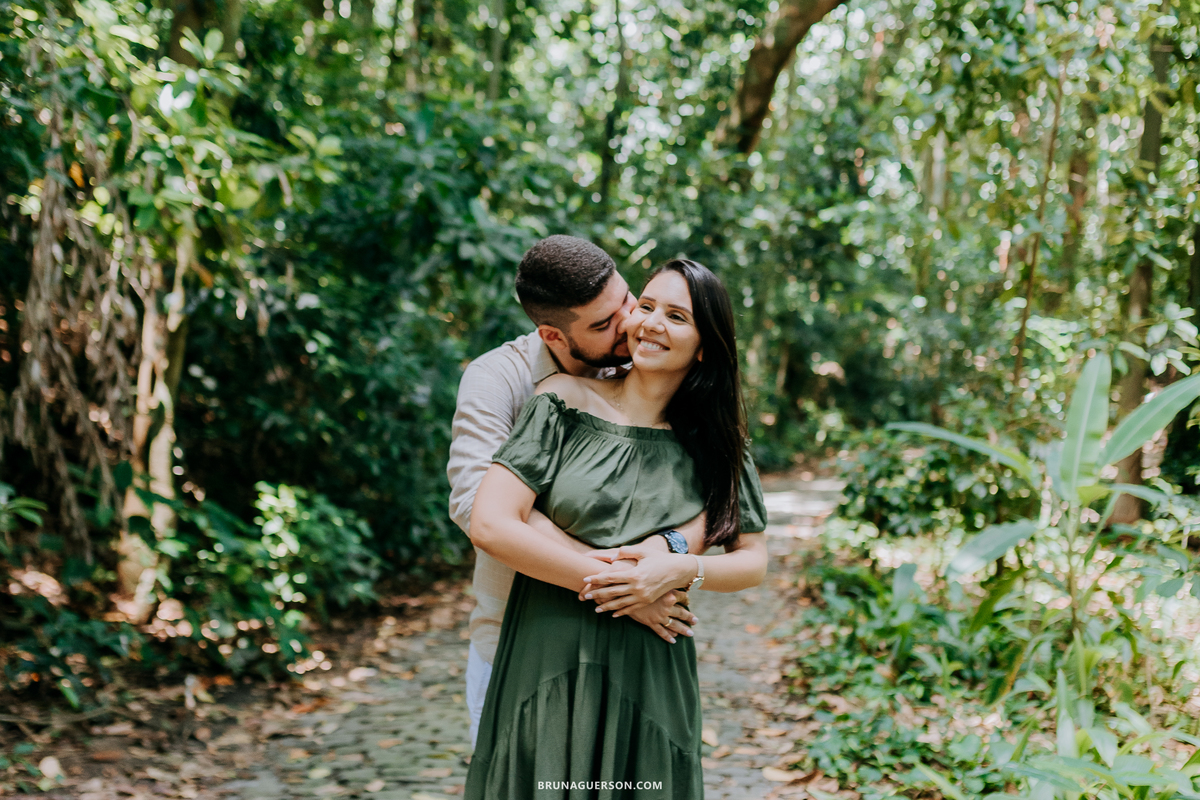 ensaio de casal Rio de Janeiro externo parque lage fotografia rj ao ar livre natureza 