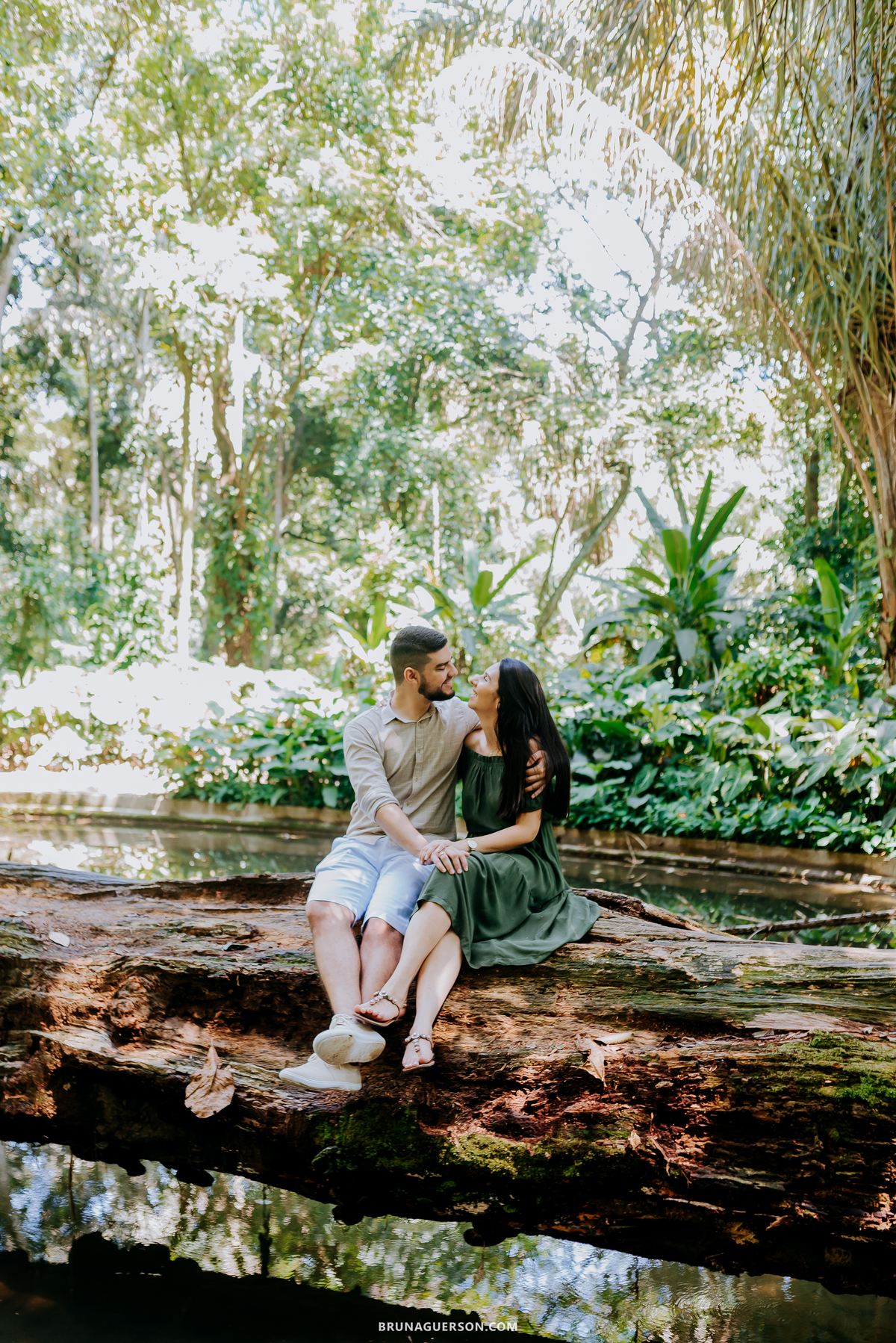 ensaio de casal Rio de Janeiro externo parque lage fotografia rj ao ar livre natureza 