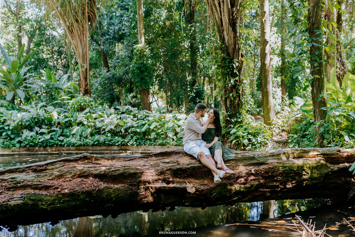 ensaio de casal Rio de Janeiro externo parque lage fotografia rj ao ar livre natureza 