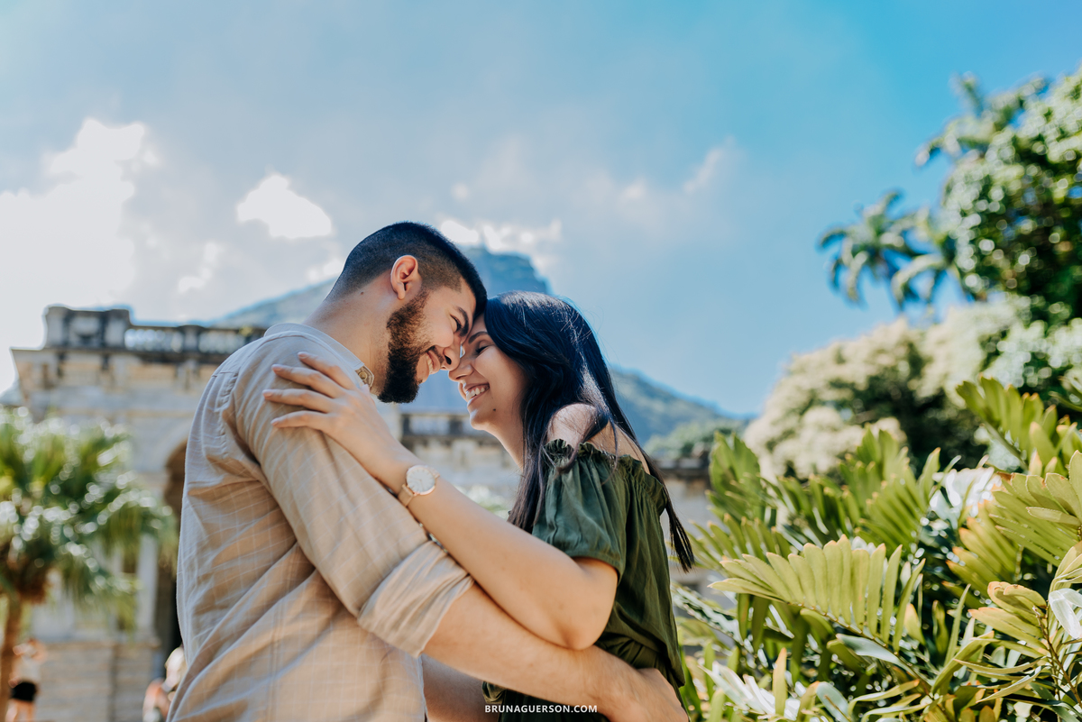 ensaio de casal Rio de Janeiro externo parque lage fotografia rj ao ar livre natureza 