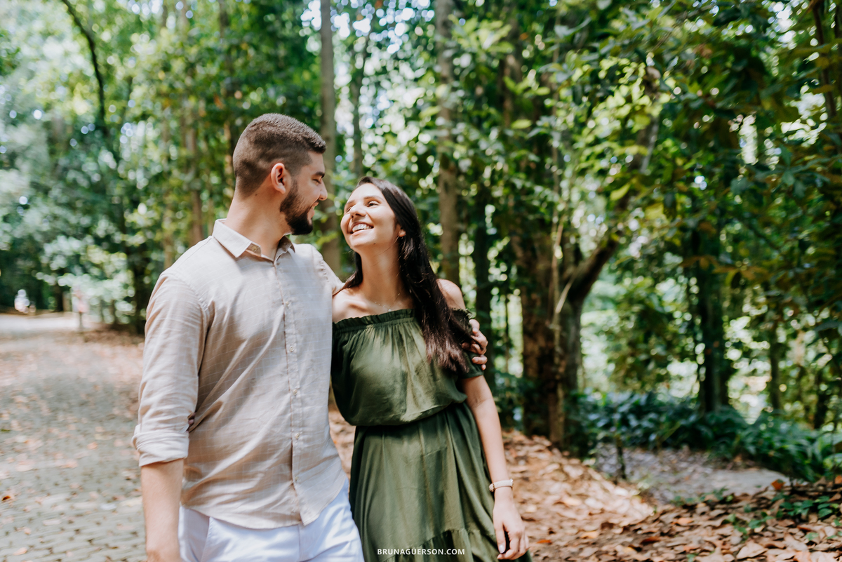 ensaio de casal Rio de Janeiro externo parque lage fotografia rj ao ar livre natureza 