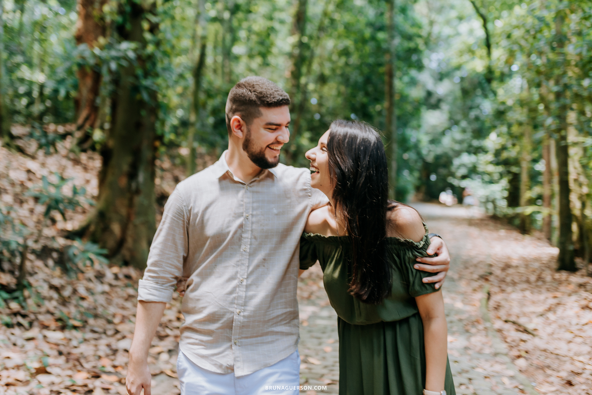 ensaio de casal Rio de Janeiro externo parque lage fotografia rj ao ar livre natureza 