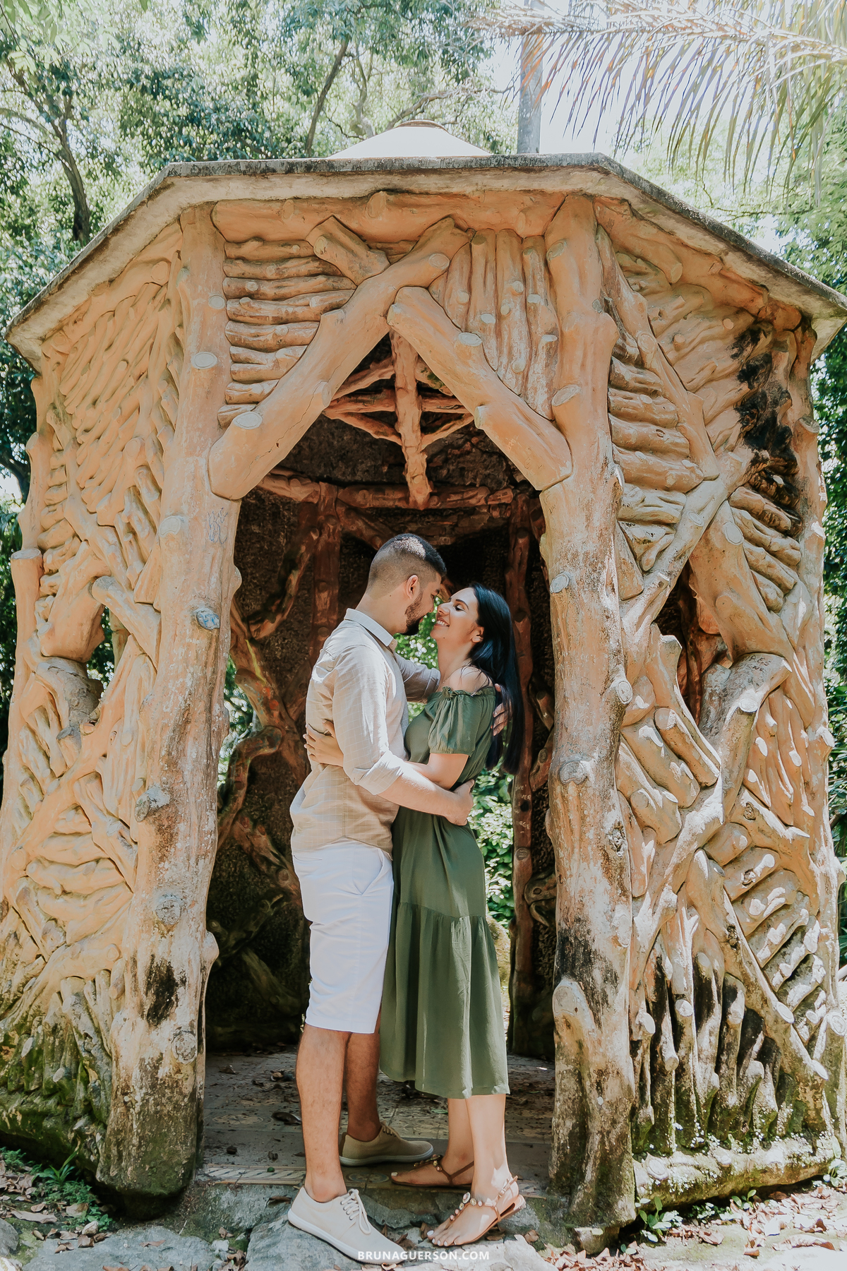 ensaio de casal Rio de Janeiro externo parque lage fotografia rj ao ar livre natureza 