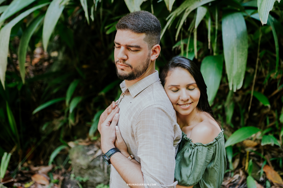 ensaio de casal Rio de Janeiro externo parque lage fotografia rj ao ar livre natureza 