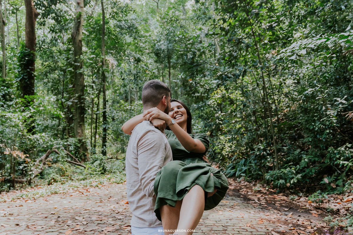 ensaio de casal Rio de Janeiro externo parque lage fotografia rj ao ar livre natureza 