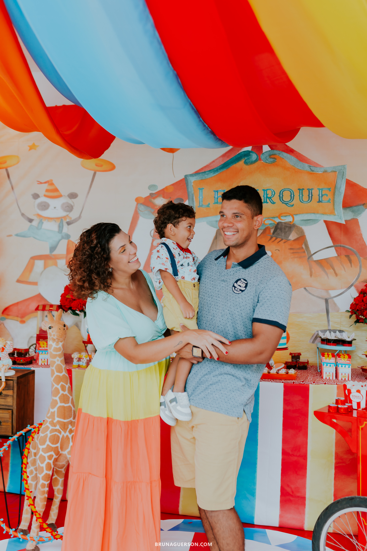 fotografa de familia fotografia festa infantil ao ar livre tema circo Rio de Janeiro 3 anos
