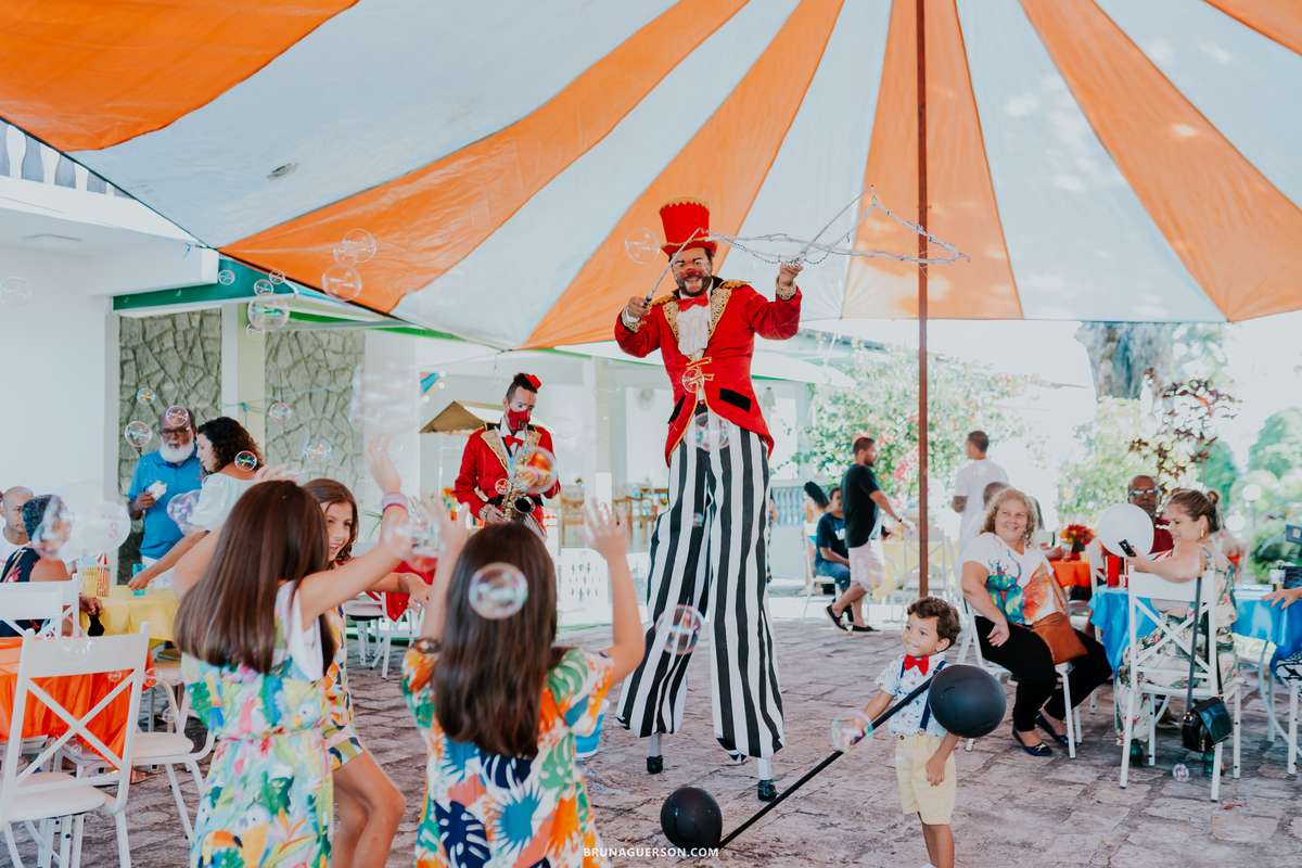 fotografa de familia fotografia festa infantil ao ar livre tema circo Rio de Janeiro 3 anos