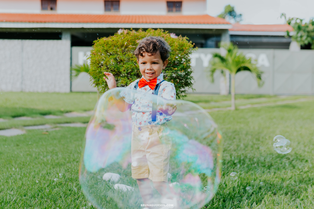 fotografa de familia fotografia festa infantil ao ar livre tema circo Rio de Janeiro 3 anos bolha de sabão