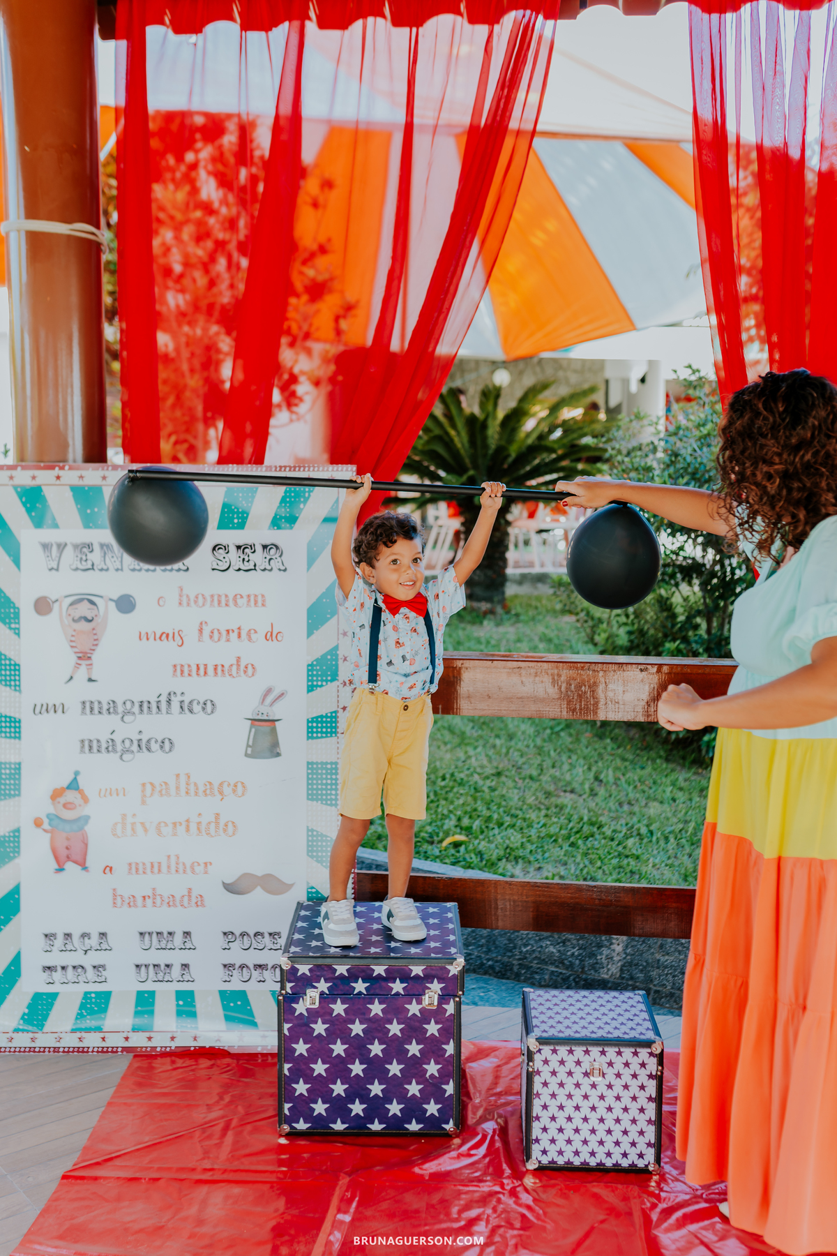 fotografa de familia fotografia festa infantil ao ar livre tema circo Rio de Janeiro 3 anos