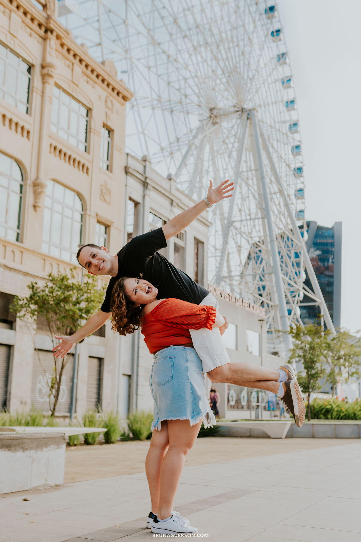 fotografia ensaio de casal externo boulevard olimpico centro Rio de Janeiro rj roda gigante