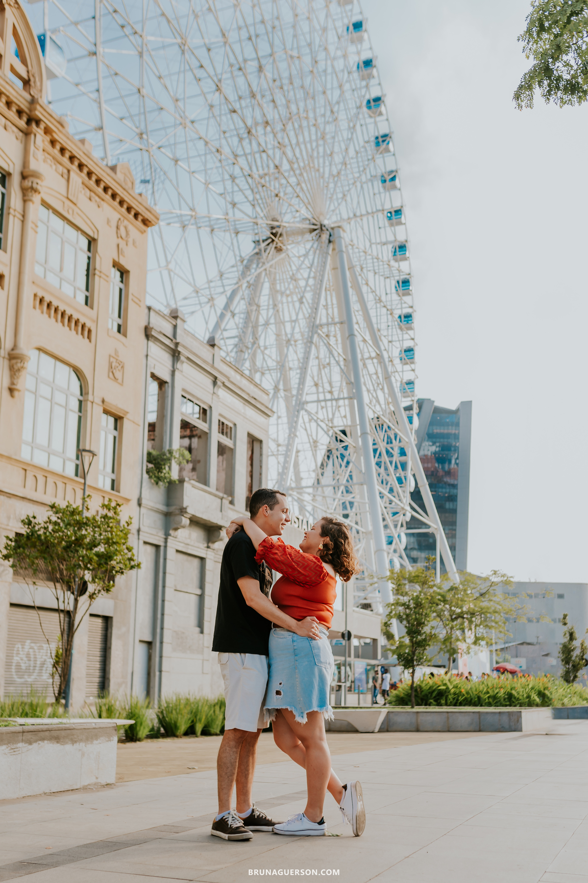 fotografia ensaio de casal externo boulevard olimpico centro Rio de Janeiro rj roda gigante