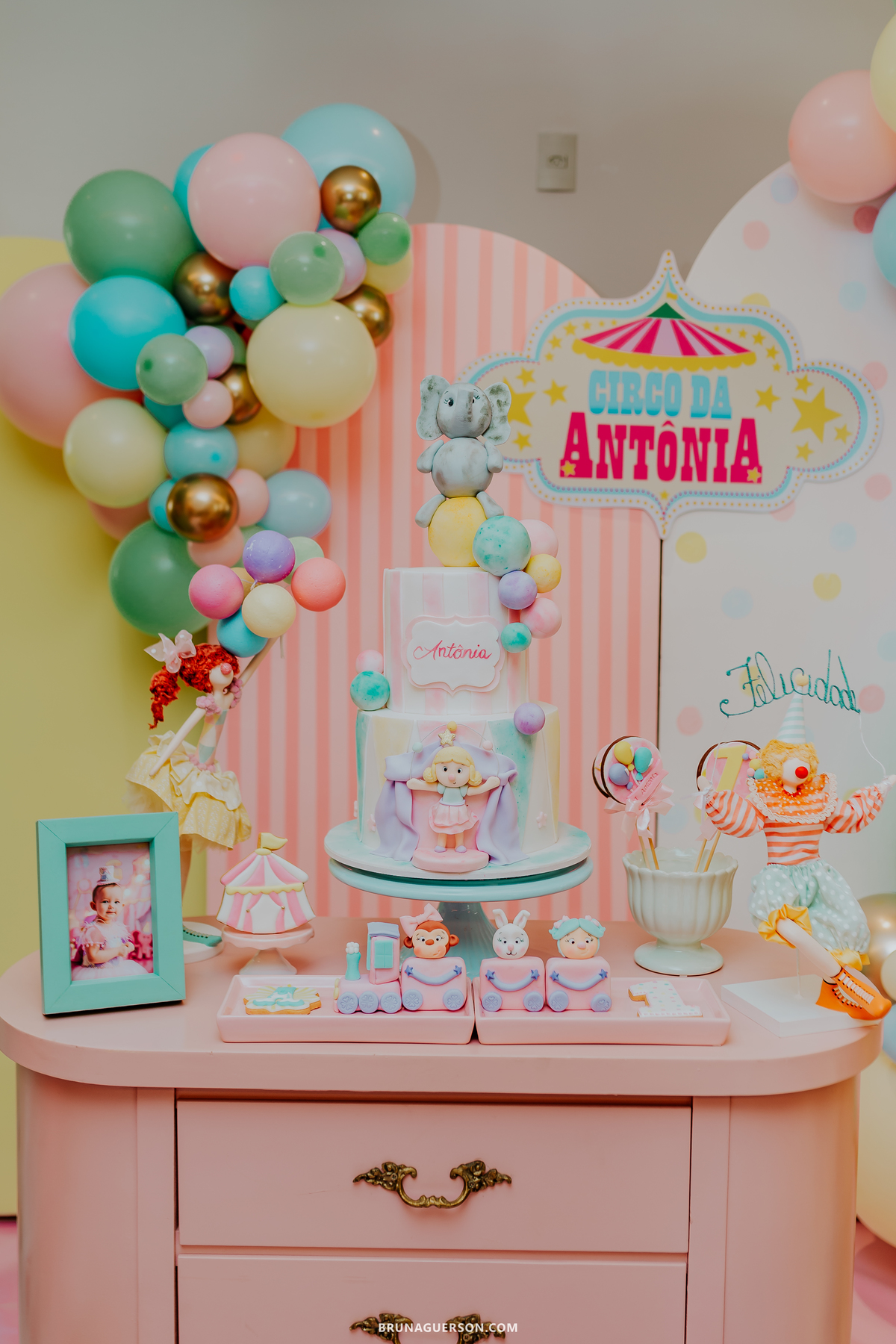 fotografia festa infantil menina 1 ano circo Icarai rio de janeiro niteroi