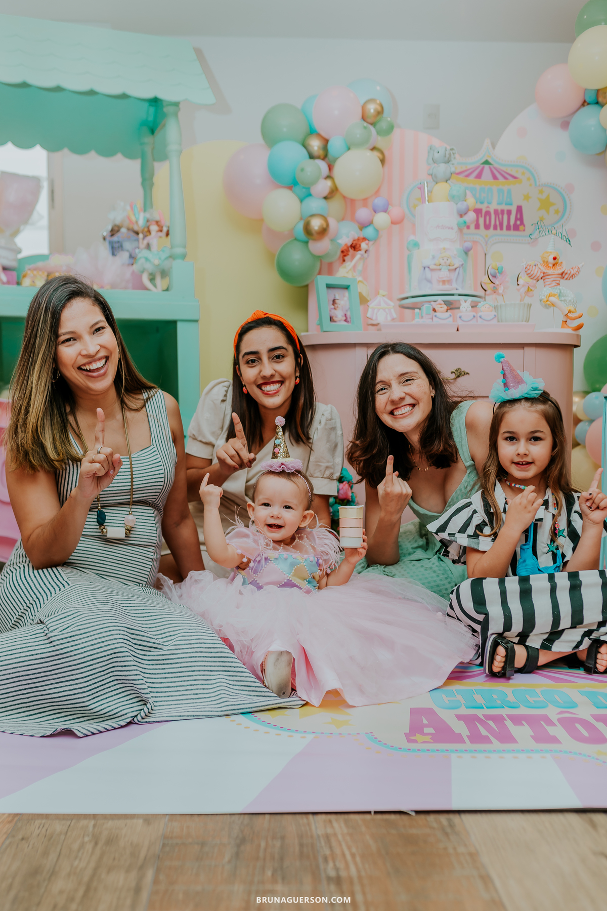 fotografia festa infantil menina 1 ano circo Icarai rio de janeiro niteroi