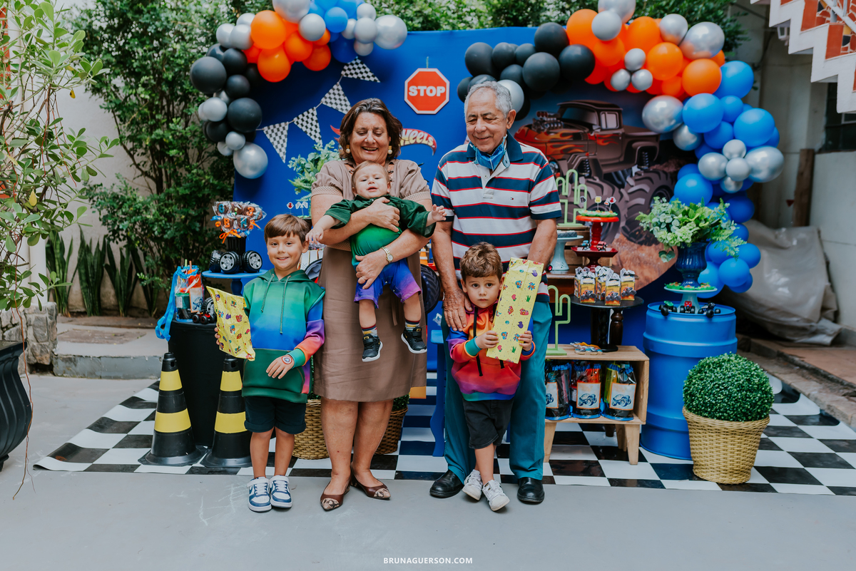 festa infantil tema hot wheels meninos icarai niteroi rio de janeiro fotografia familia