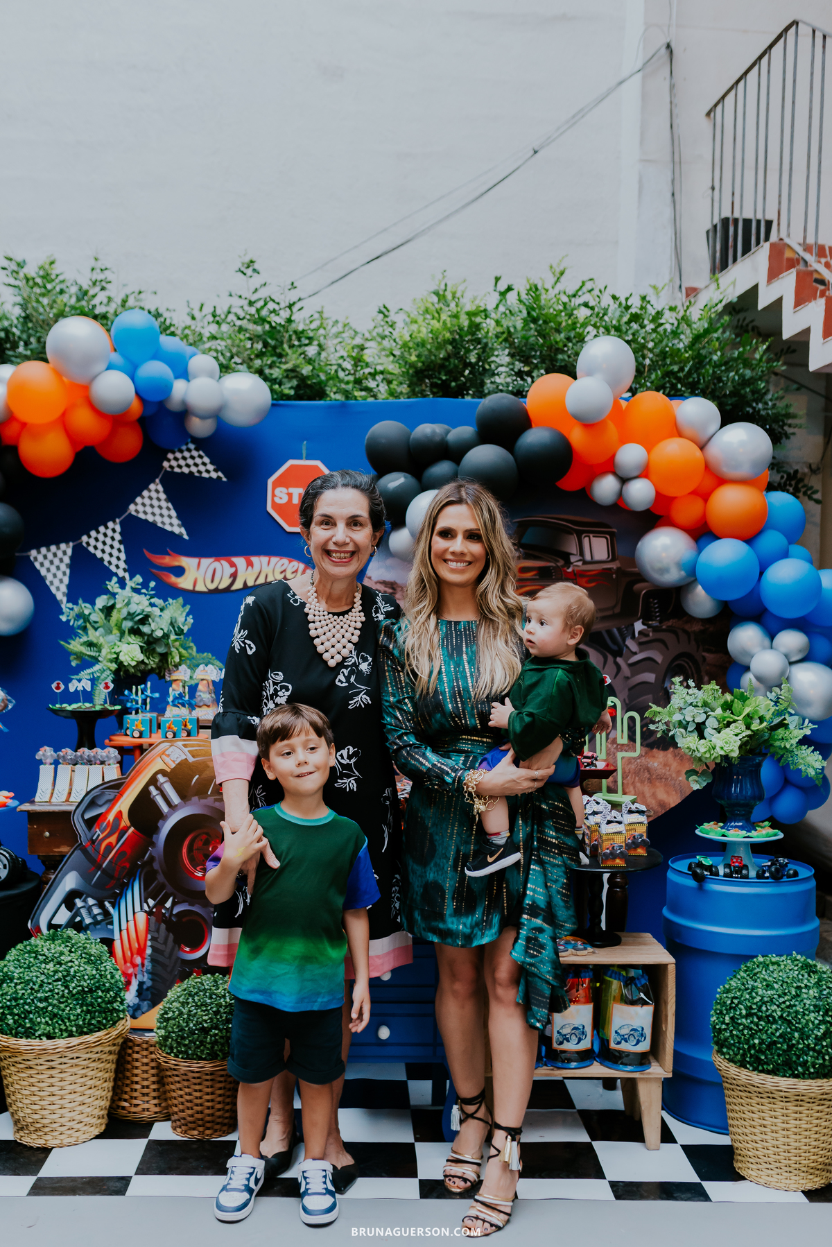 festa infantil tema hot wheels meninos icarai niteroi rio de janeiro fotografia familia