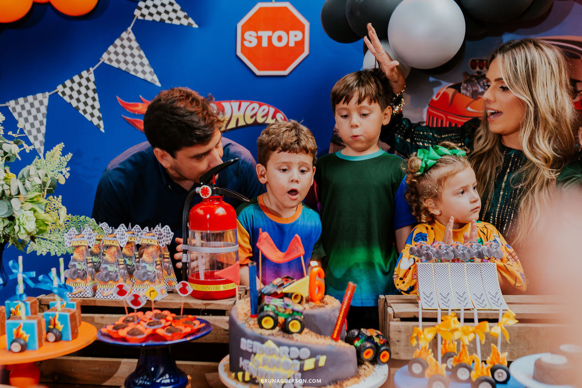 festa infantil tema hot wheels meninos icarai niteroi rio de janeiro fotografia familia