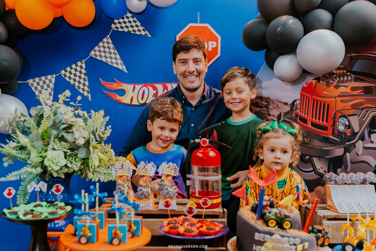 festa infantil tema hot wheels meninos icarai niteroi rio de janeiro fotografia familia