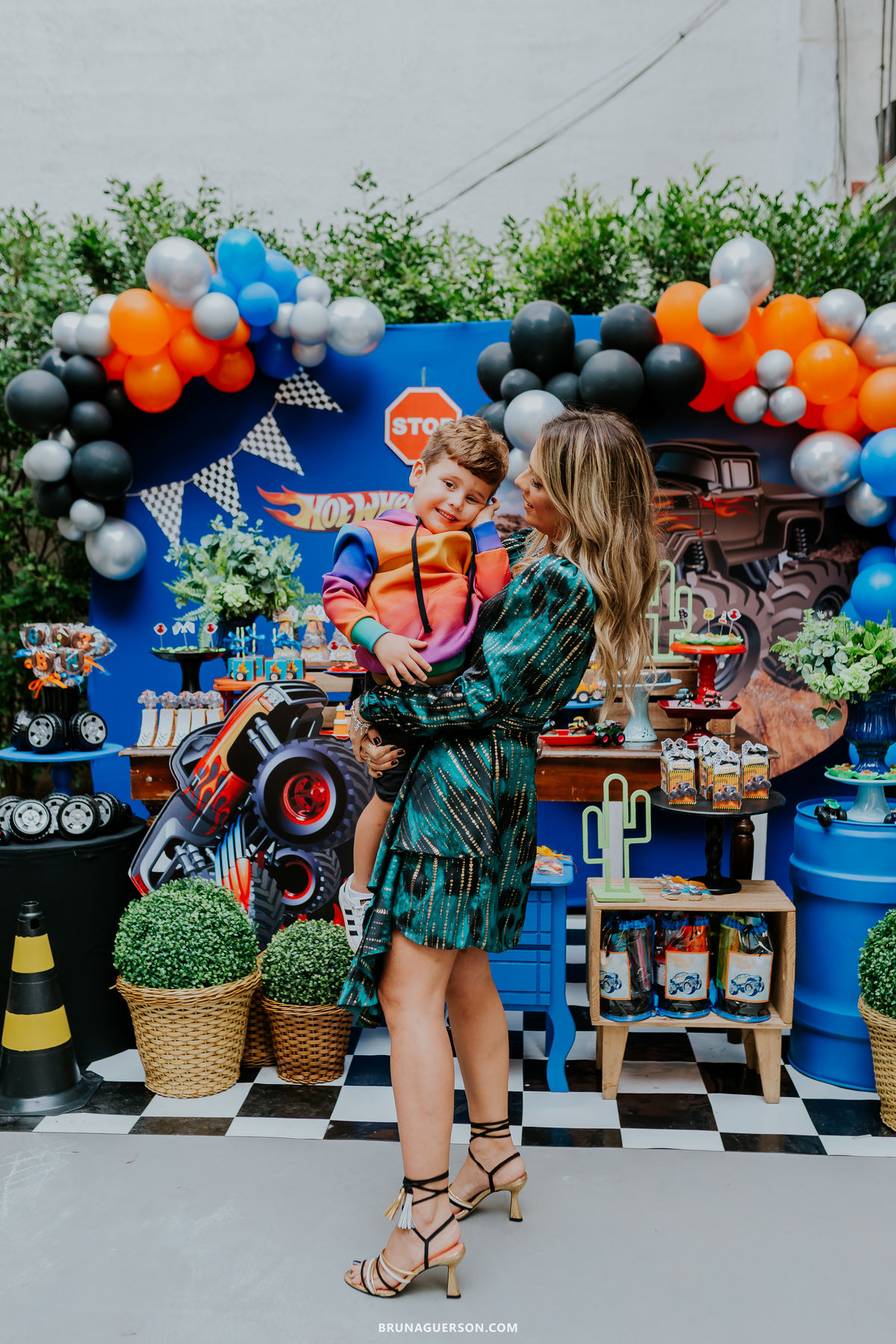 festa infantil tema hot wheels meninos icarai niteroi rio de janeiro fotografia familia