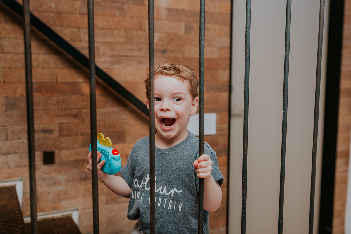 fotografia ensaio em casa familia 3 crianças irmãos  Rio de Janeiro barra da tijuca
