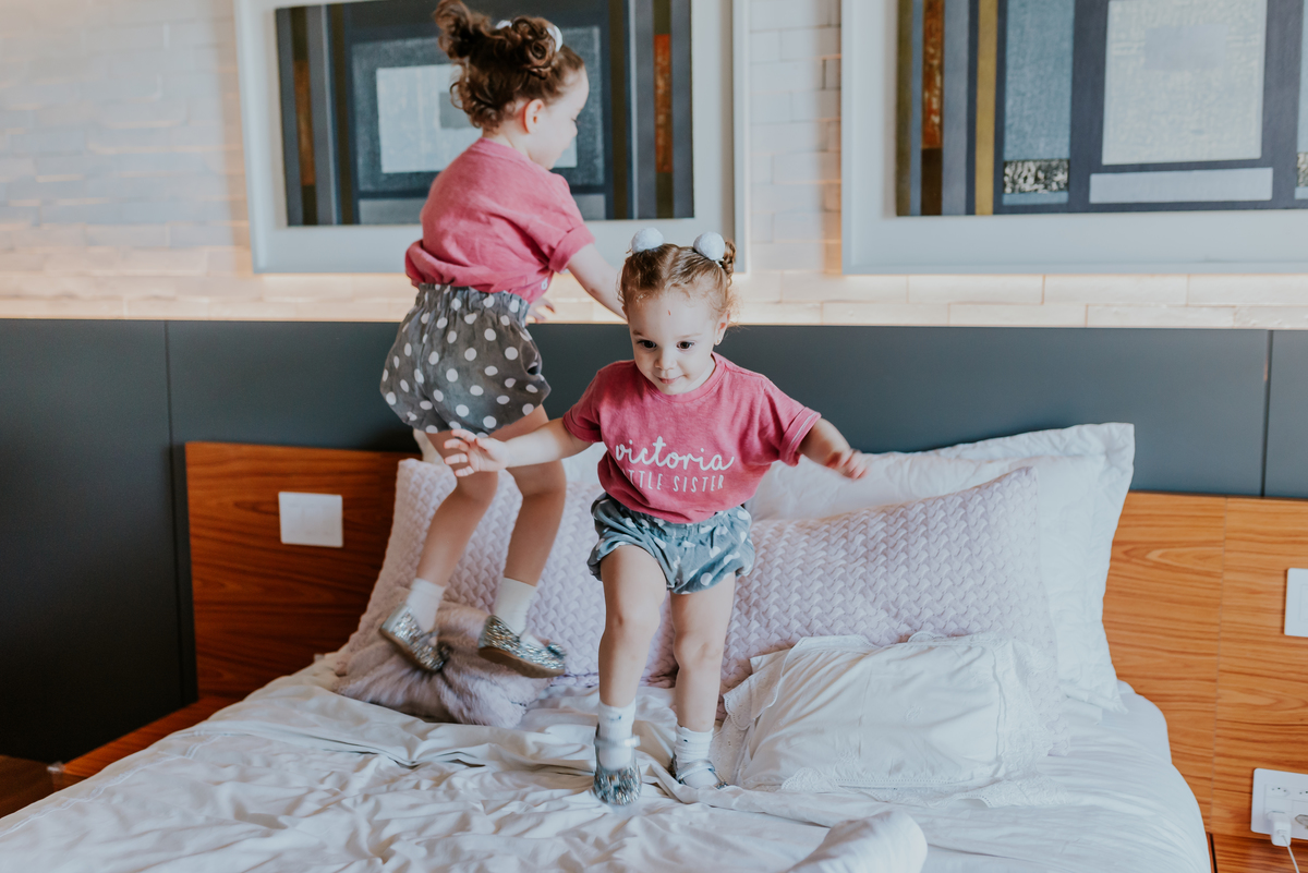 fotografia ensaio em casa familia 3 crianças irmãos  Rio de Janeiro barra da tijuca