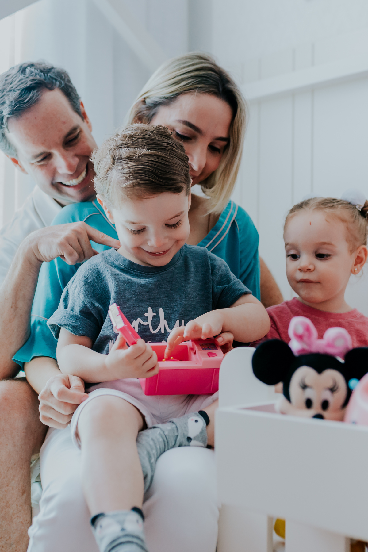 fotografia ensaio em casa familia 3 crianças irmãos  Rio de Janeiro barra da tijuca